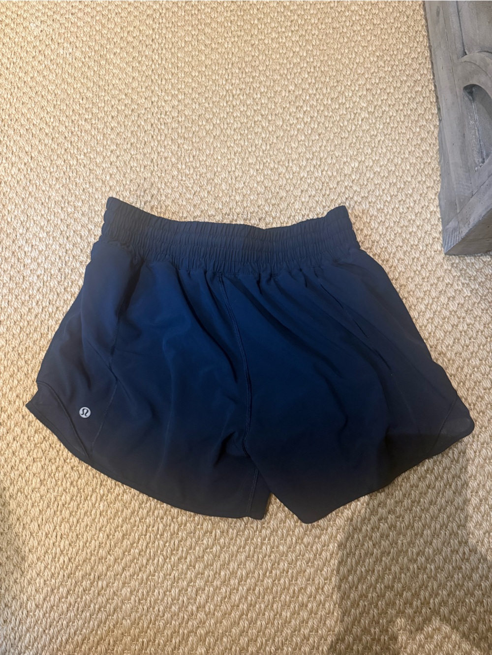 Lululemon High Waisted Hotty Hot Short - 2.5 inch inseam - Picture 3 of 4